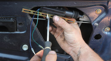 car key maker in mumbai, car key repair services in mumbai, car key coding in mumbai, car key programming in mumbai